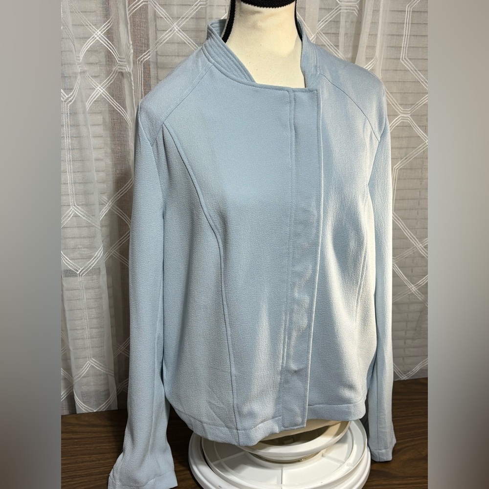 LISA RINNA  Size Med Light Blue California Style Jacket zip front & cuffs 24”L